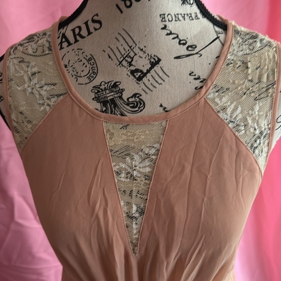 Forever 21 Elegant Peach Sleeveless Dress - Picture 2 of 3